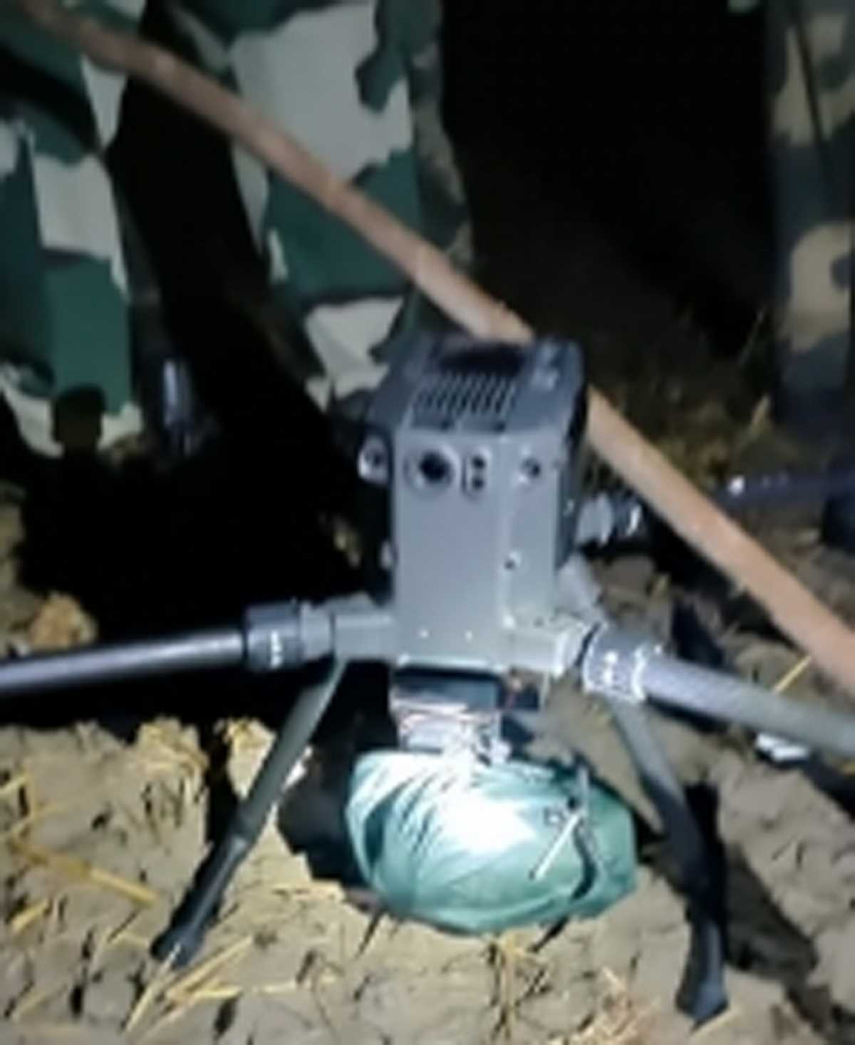 बीएसएफ ने अंतर्राष्ट्रीय सीमा पर पाकिस्तानी ड्रोन को मार गिराया